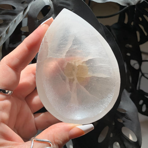 Satin Spar Teardrop Dish Small